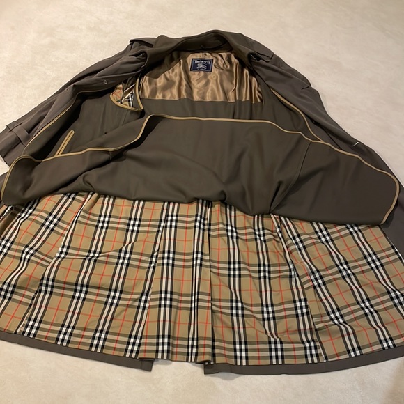 . Burberry Mens Trench coat size 44R AUTHENTIC - Picture 5 of 16